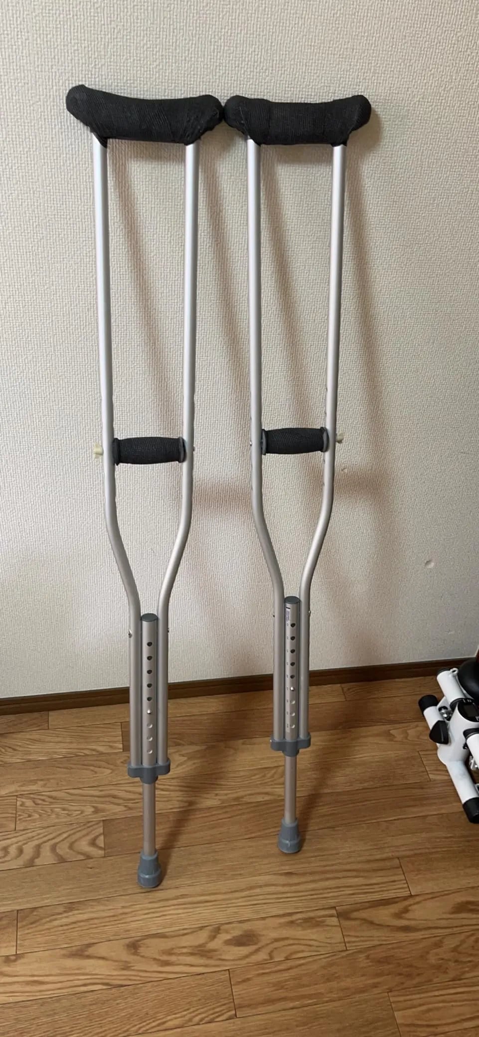 松葉杖はホームセンターで買える?