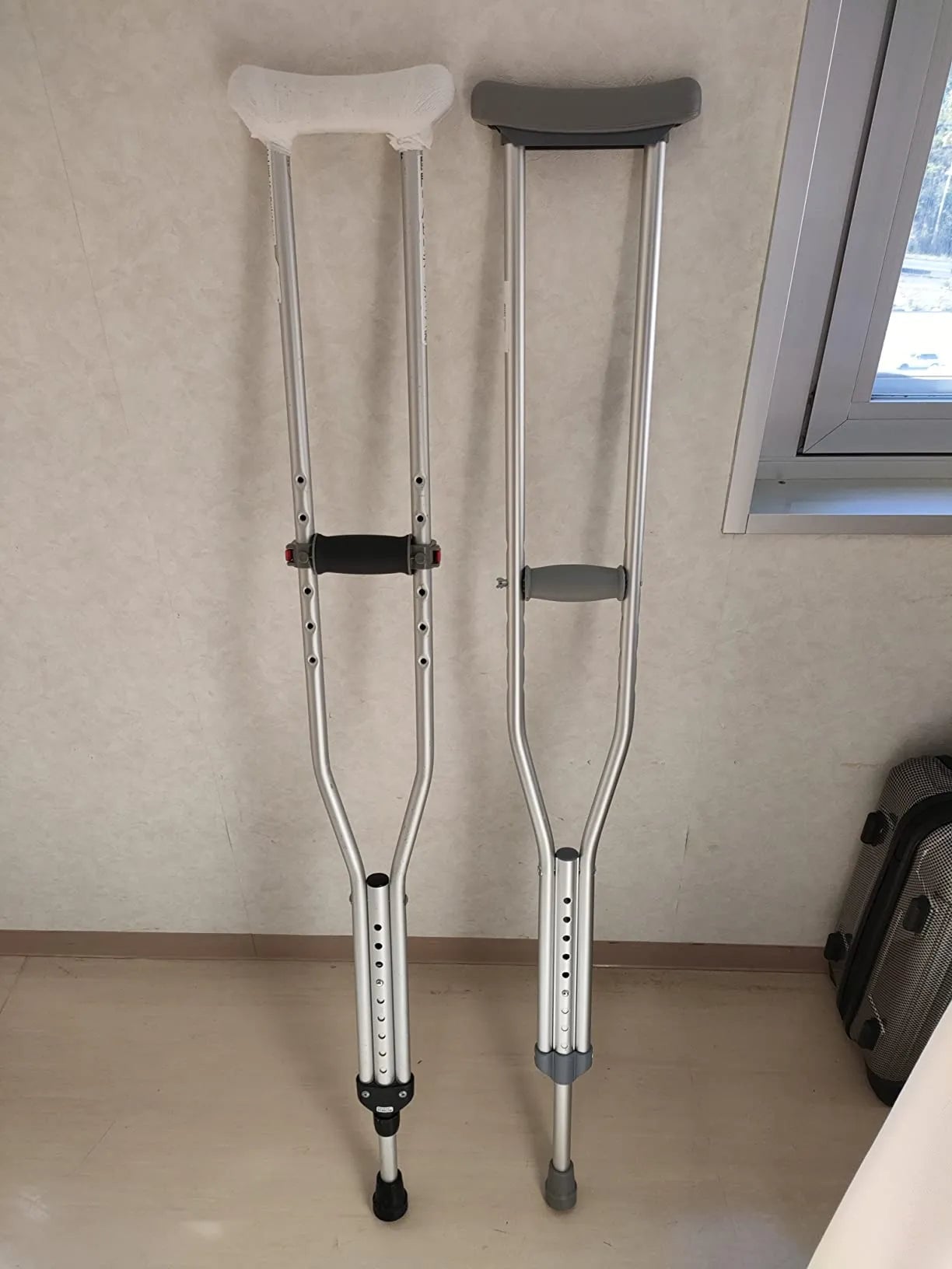 オンラインショップで松葉杖を購入する