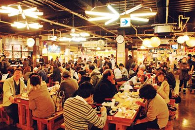 高知県高知市の中心にある「ひろめ市場」 ご当地グルメ
