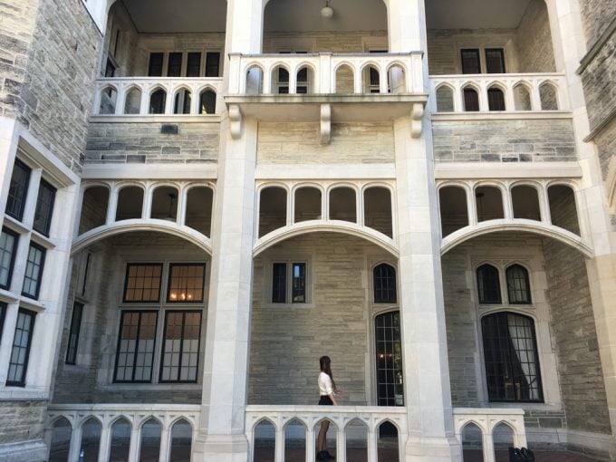 Casa Loma 外