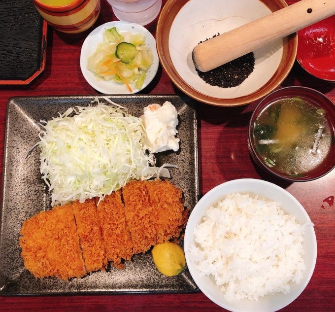 札幌人気とんかつ屋 ごますりとんかつとん㐂