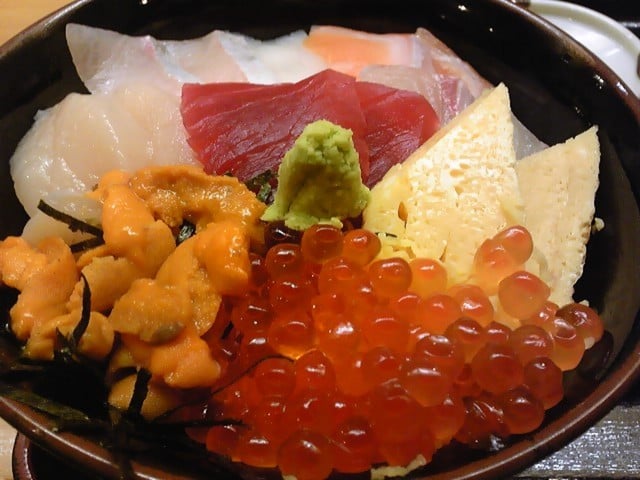 青森海鮮丼 海食亭むつわん