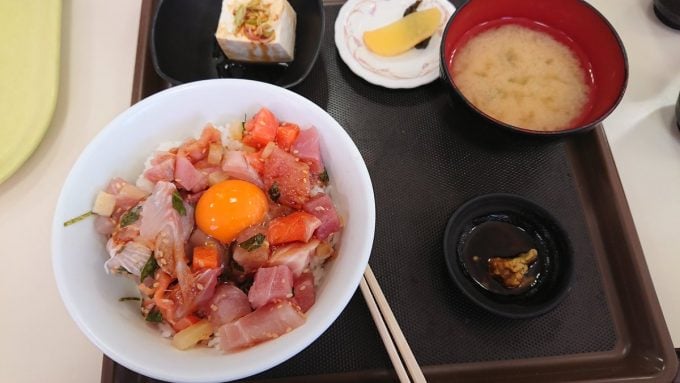 メフレ市場食堂