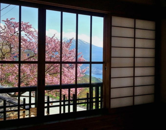 天下茶屋　御坂峠本店
