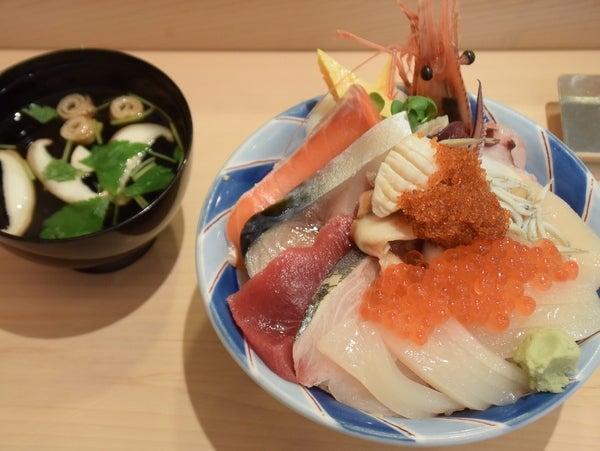 北海道海鮮丼 鮨とろ