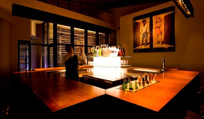 TWO ROOMS Grill Bar