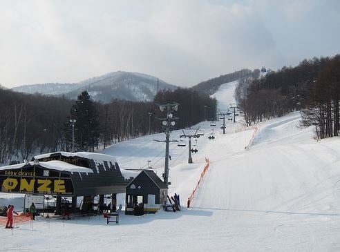 札幌近郊のスキー場　スノークルーズオーンズ